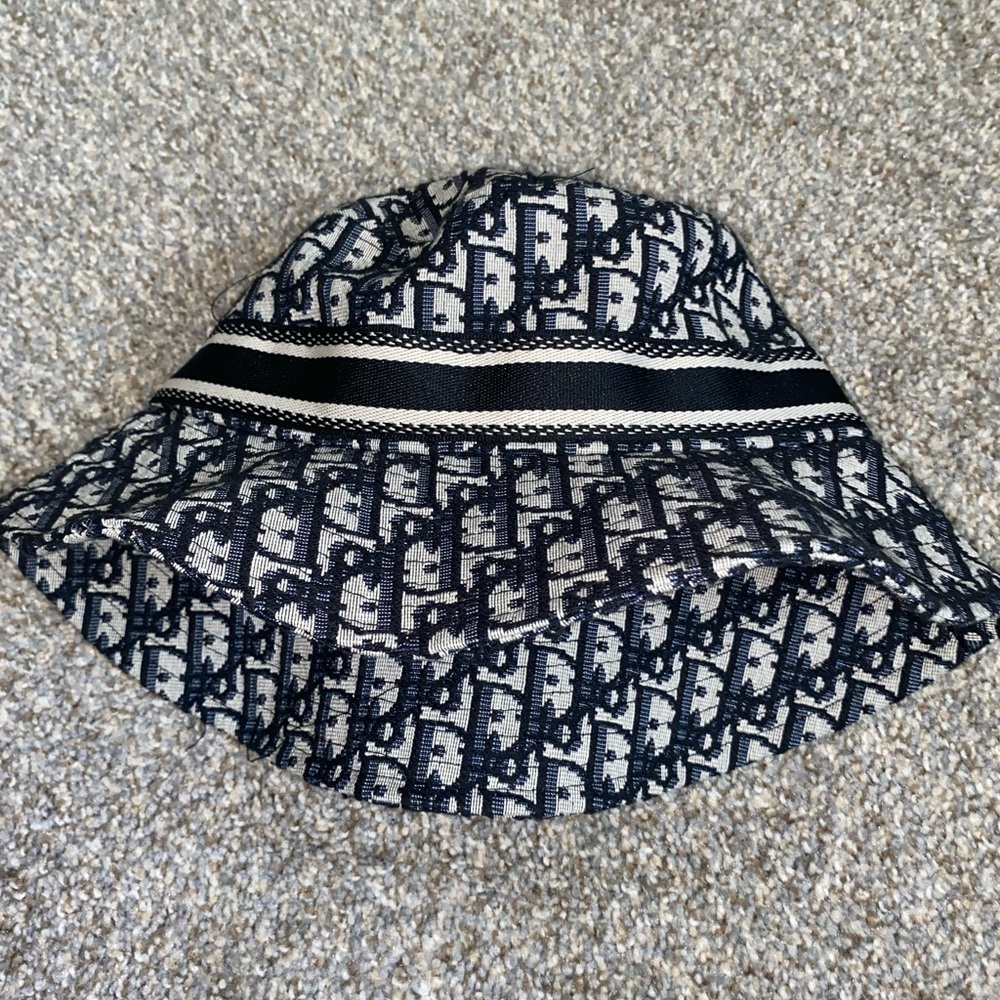Dior Bucket Hat - Picture 3 of 3